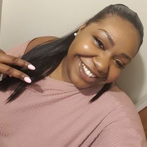 Meet your Posher, Janay